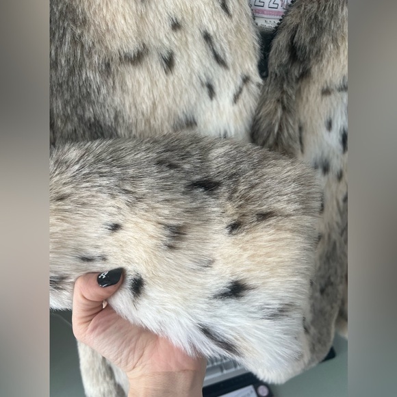 Vintage IZZI Kids Fuzzy Faux Fur Leopard Print Hooded Jacket SZ Small 7/8 Girls - Picture 7 of 16